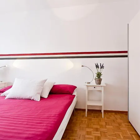 Suite-15 By Interhome Apartment
