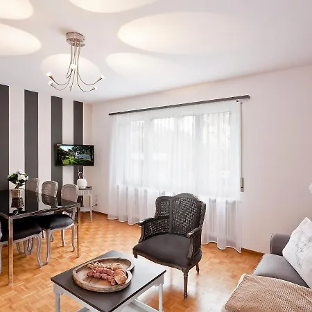 Apartment Suite-15 By Interhome